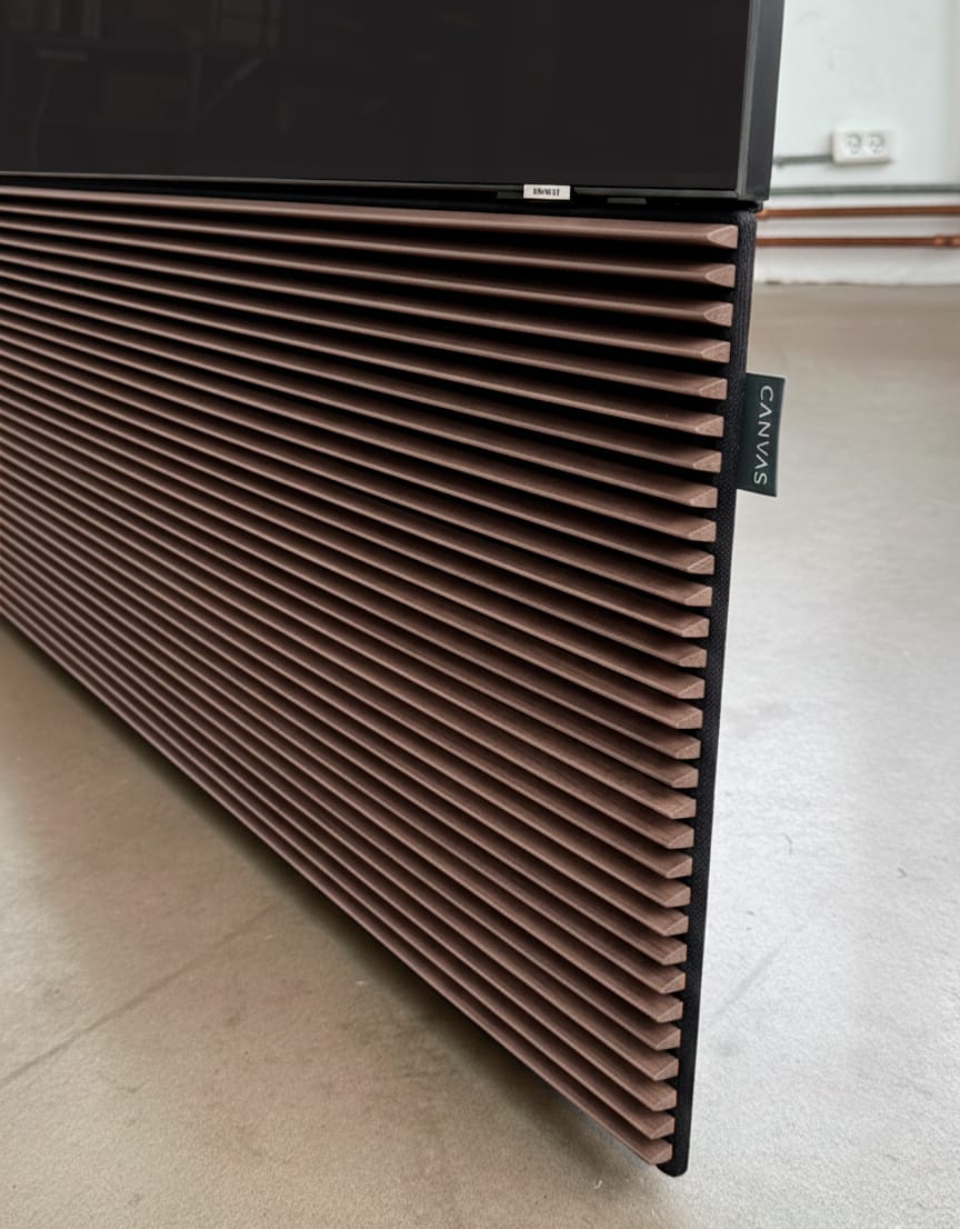 CANVAS 55" Walnut